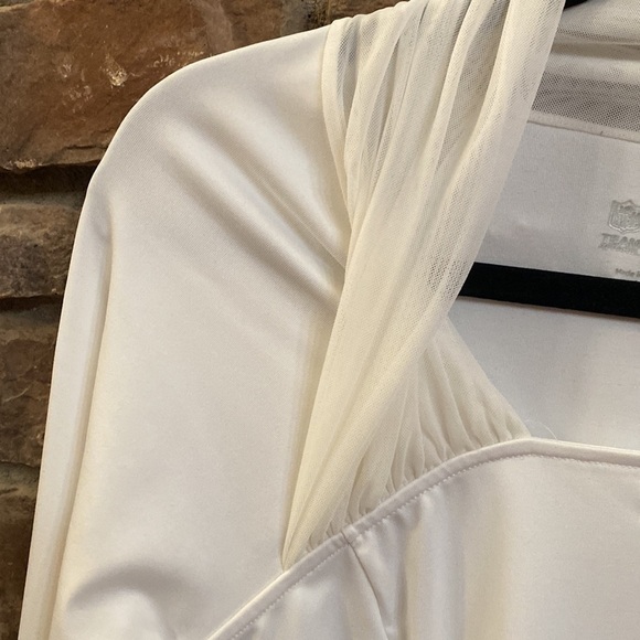 NWOT NFL New England Patriots long sleeve blouse with chiffon collar. Size large - Picture 4 of 8